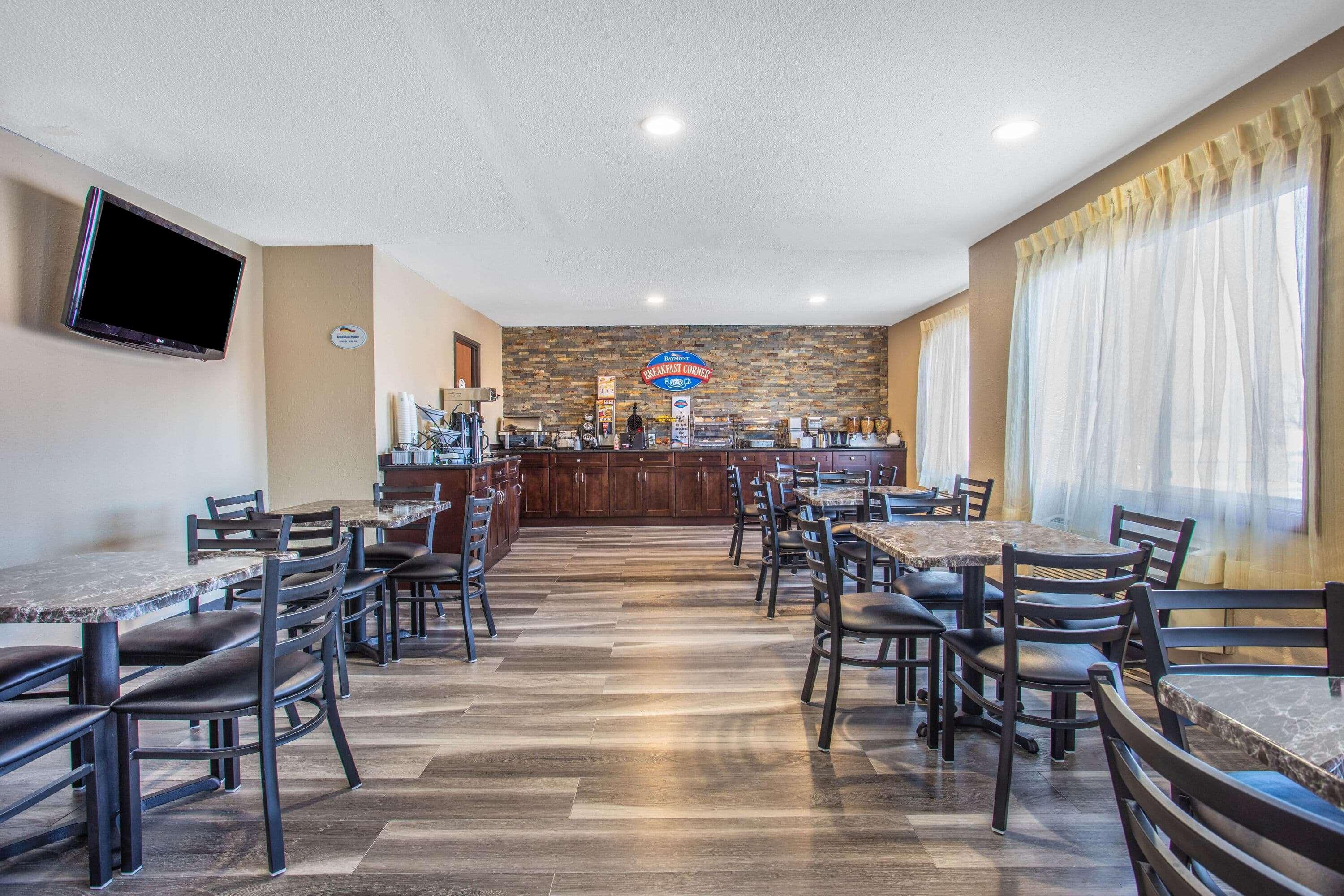 Baymont By Wyndham Joliet Hotel Bagian luar foto