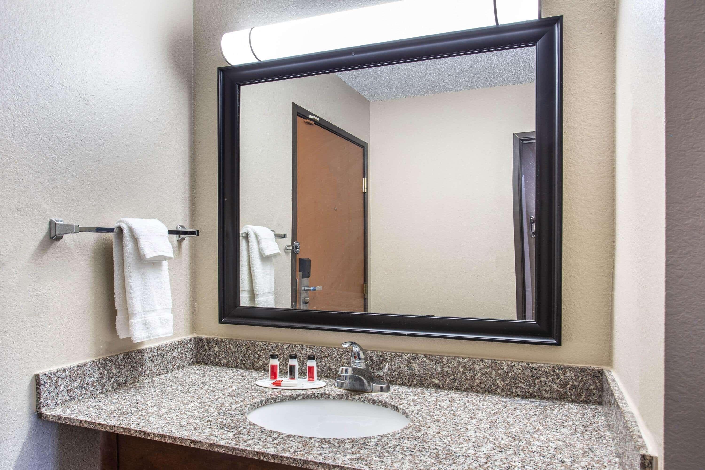 Baymont By Wyndham Joliet Hotel Bagian luar foto