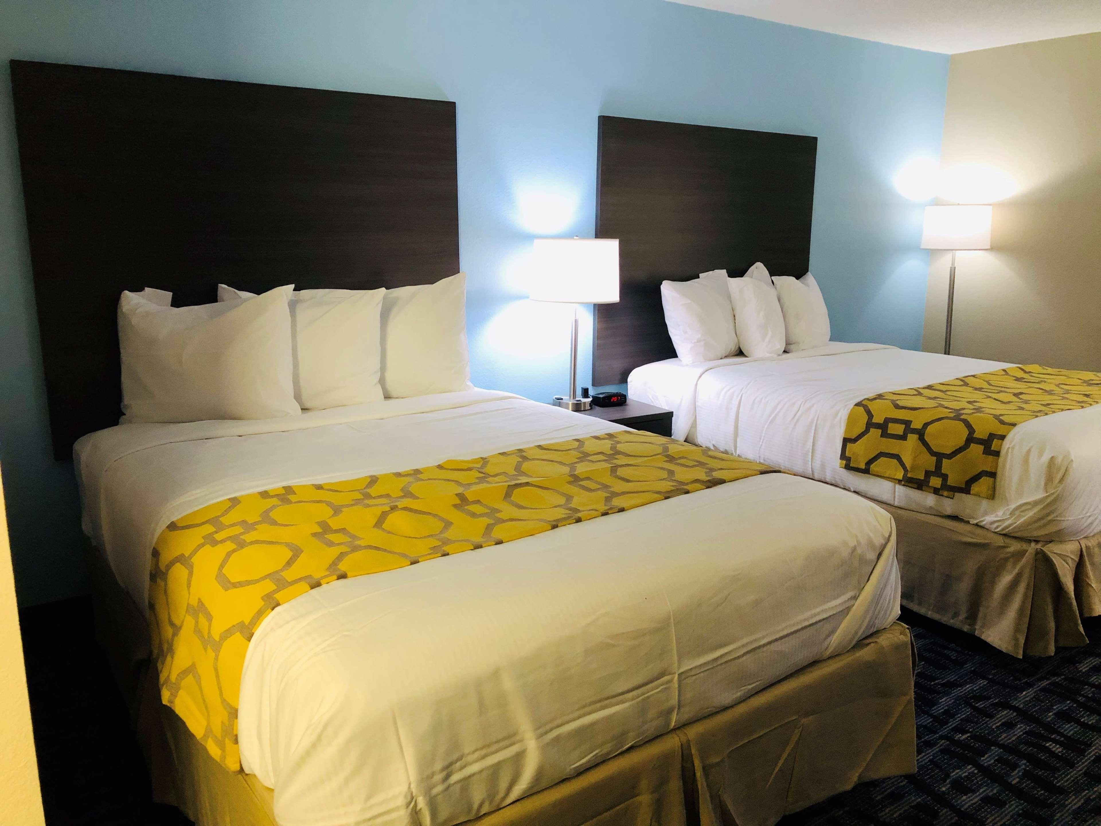 Baymont By Wyndham Joliet Hotel Bagian luar foto