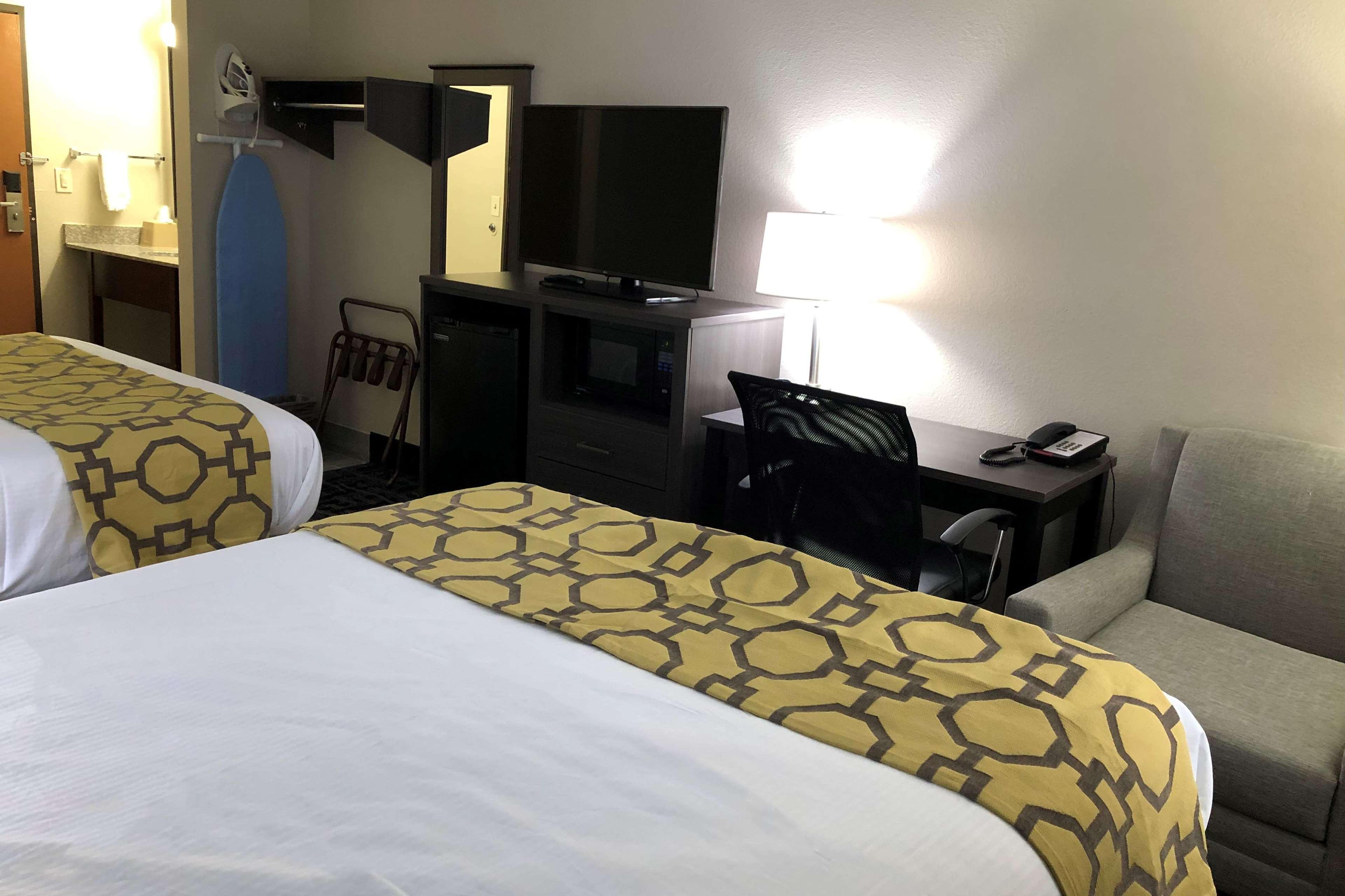 Baymont By Wyndham Joliet Hotel Bagian luar foto