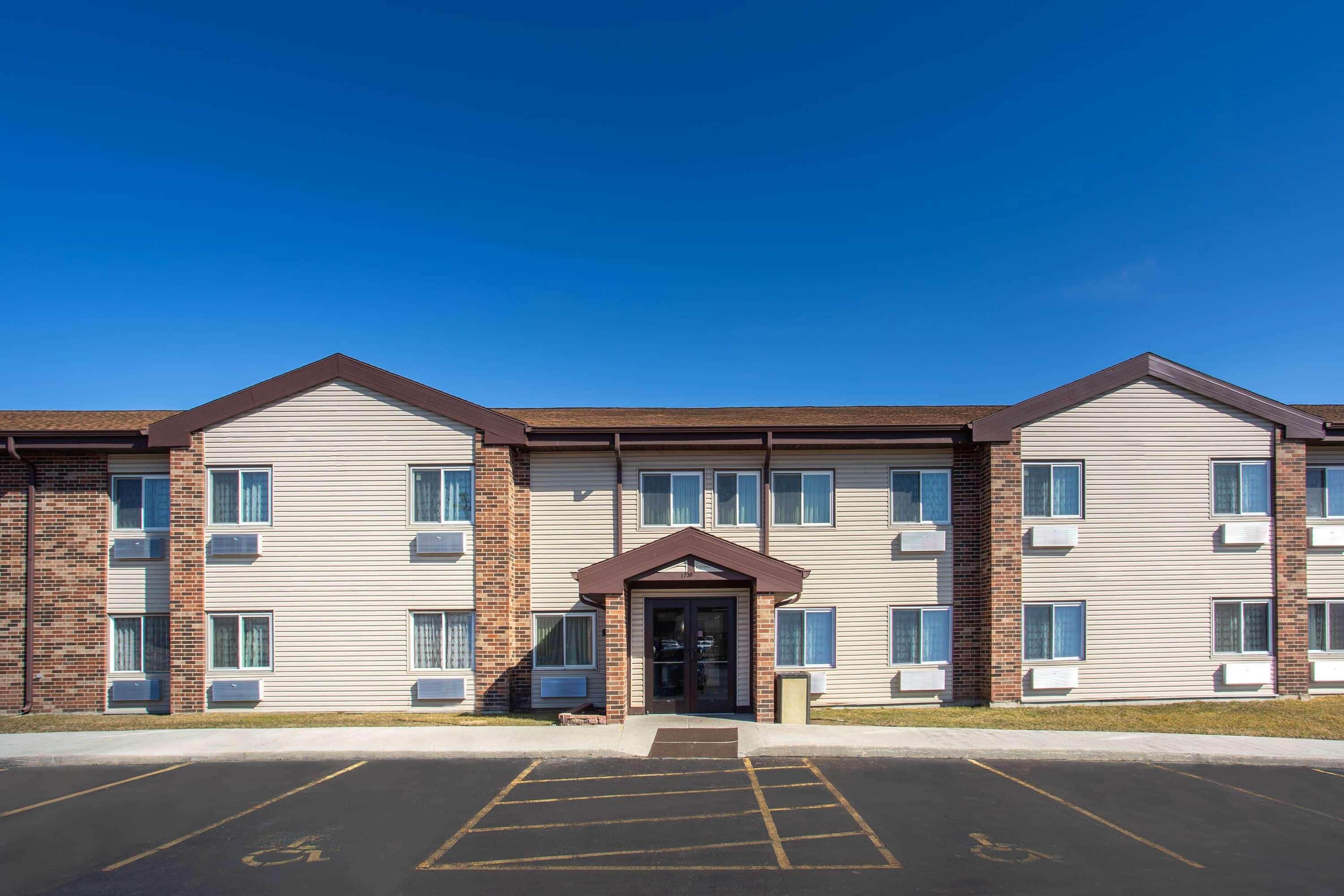 Baymont By Wyndham Joliet Hotel Bagian luar foto