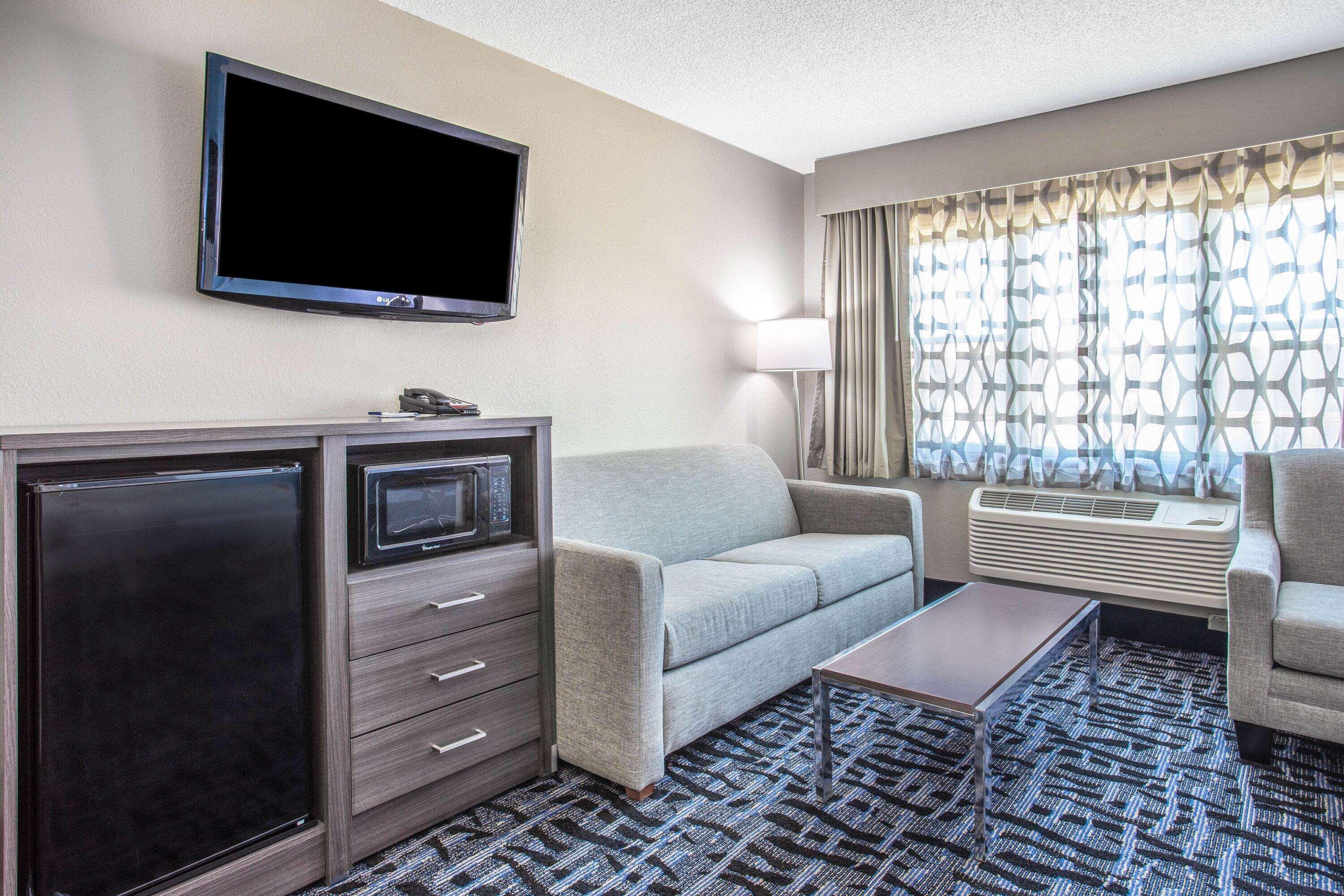 Baymont By Wyndham Joliet Hotel Bagian luar foto