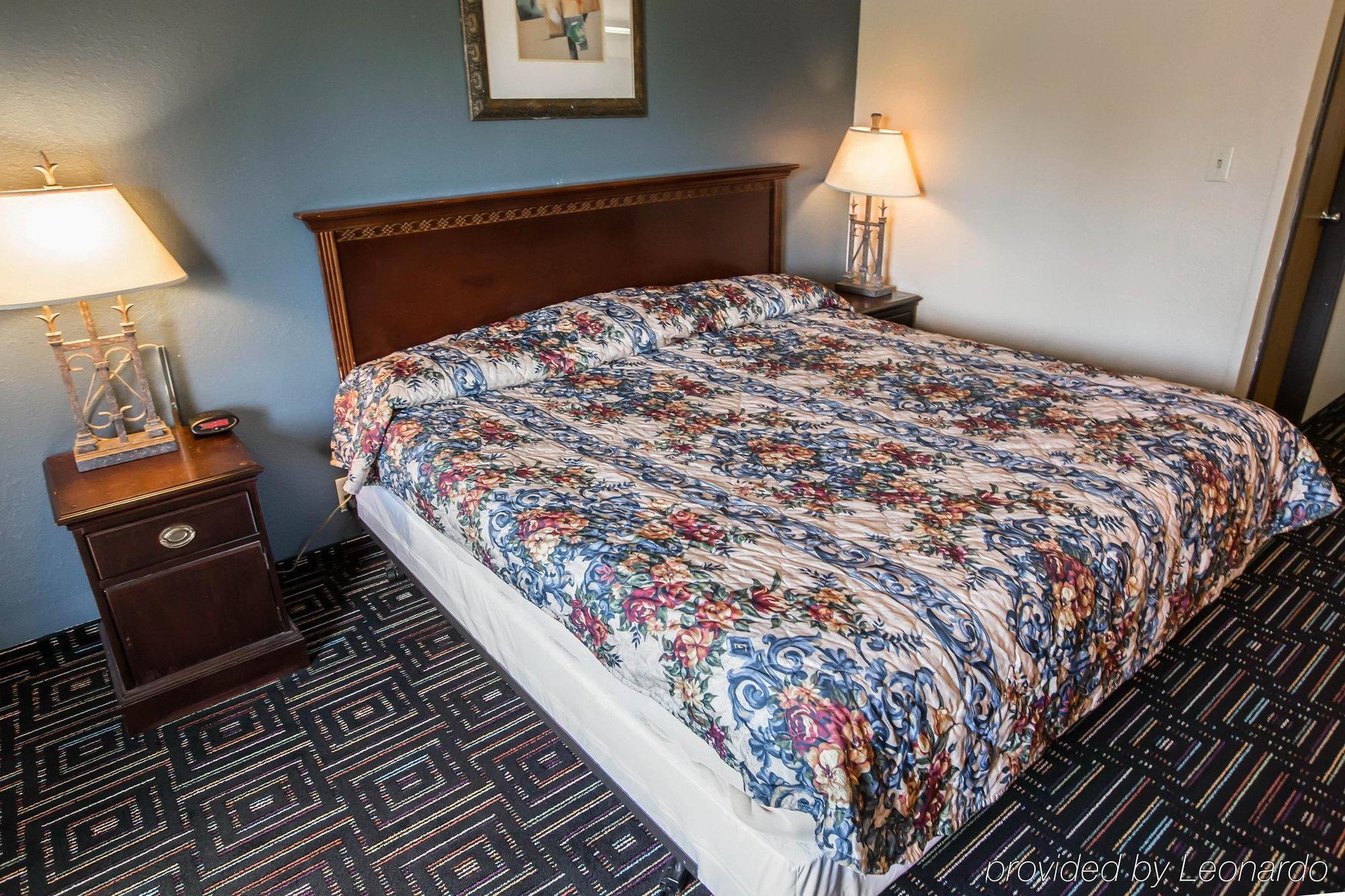 Baymont By Wyndham Joliet Hotel Bagian luar foto