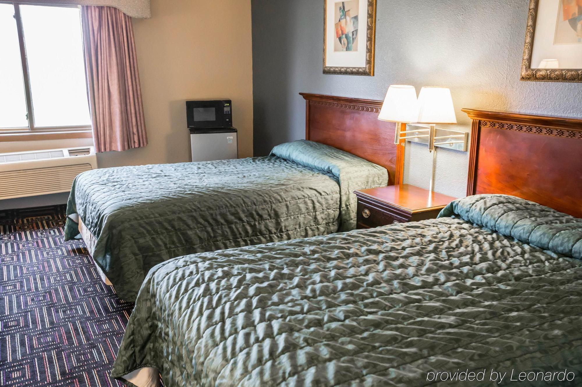 Baymont By Wyndham Joliet Hotel Bagian luar foto