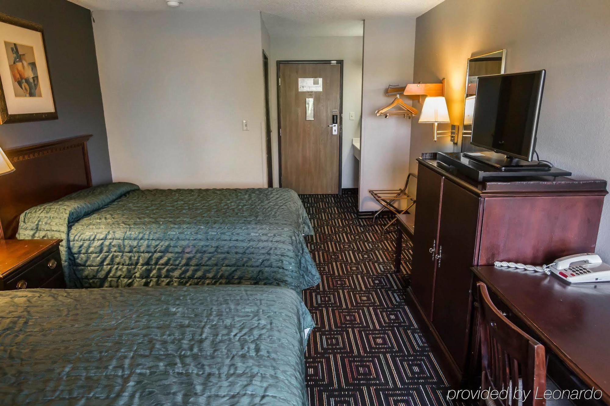 Baymont By Wyndham Joliet Hotel Bagian luar foto