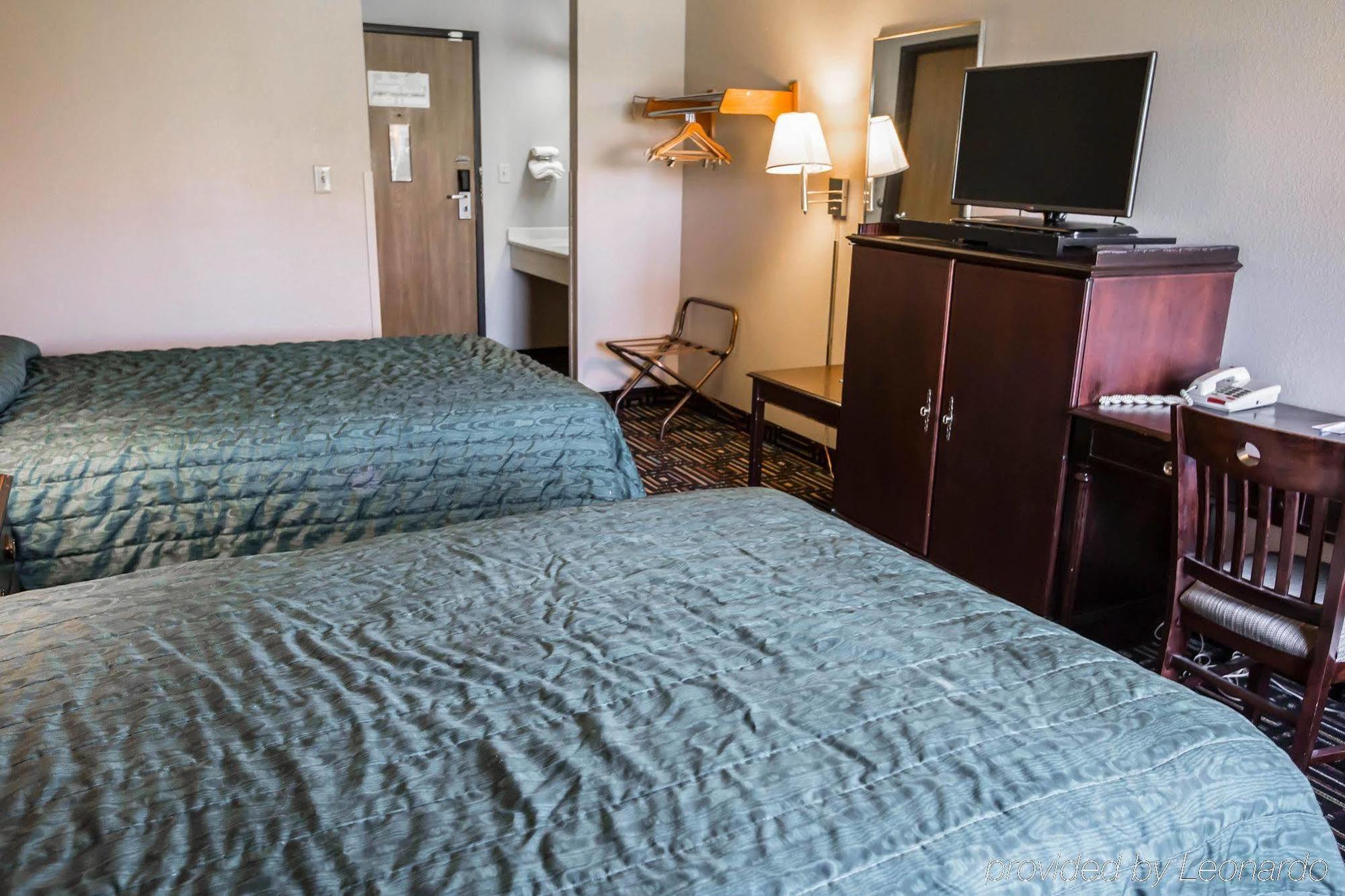Baymont By Wyndham Joliet Hotel Bagian luar foto