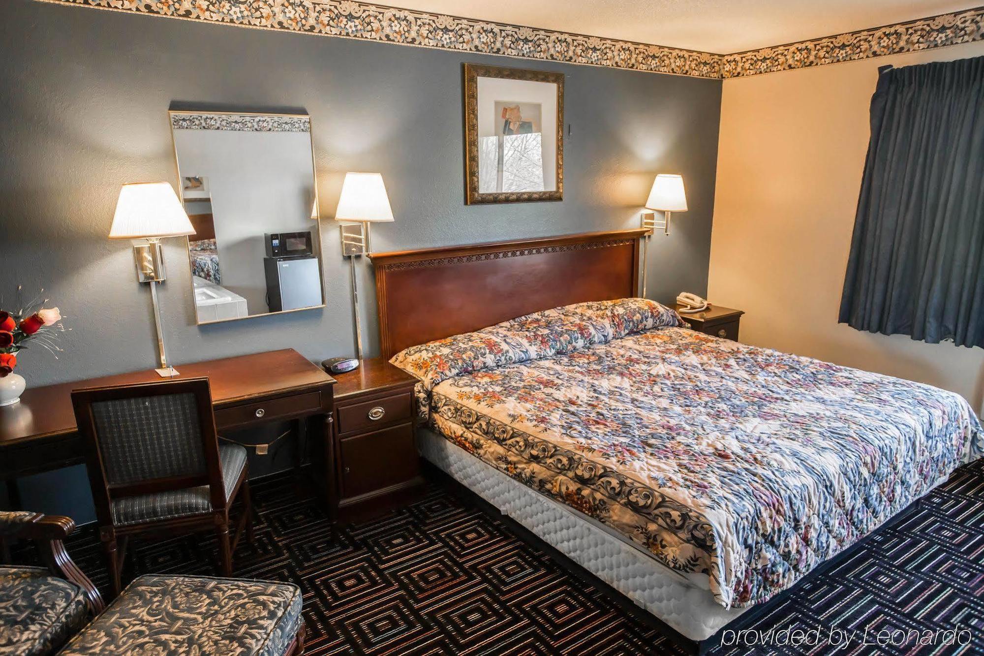 Baymont By Wyndham Joliet Hotel Bagian luar foto