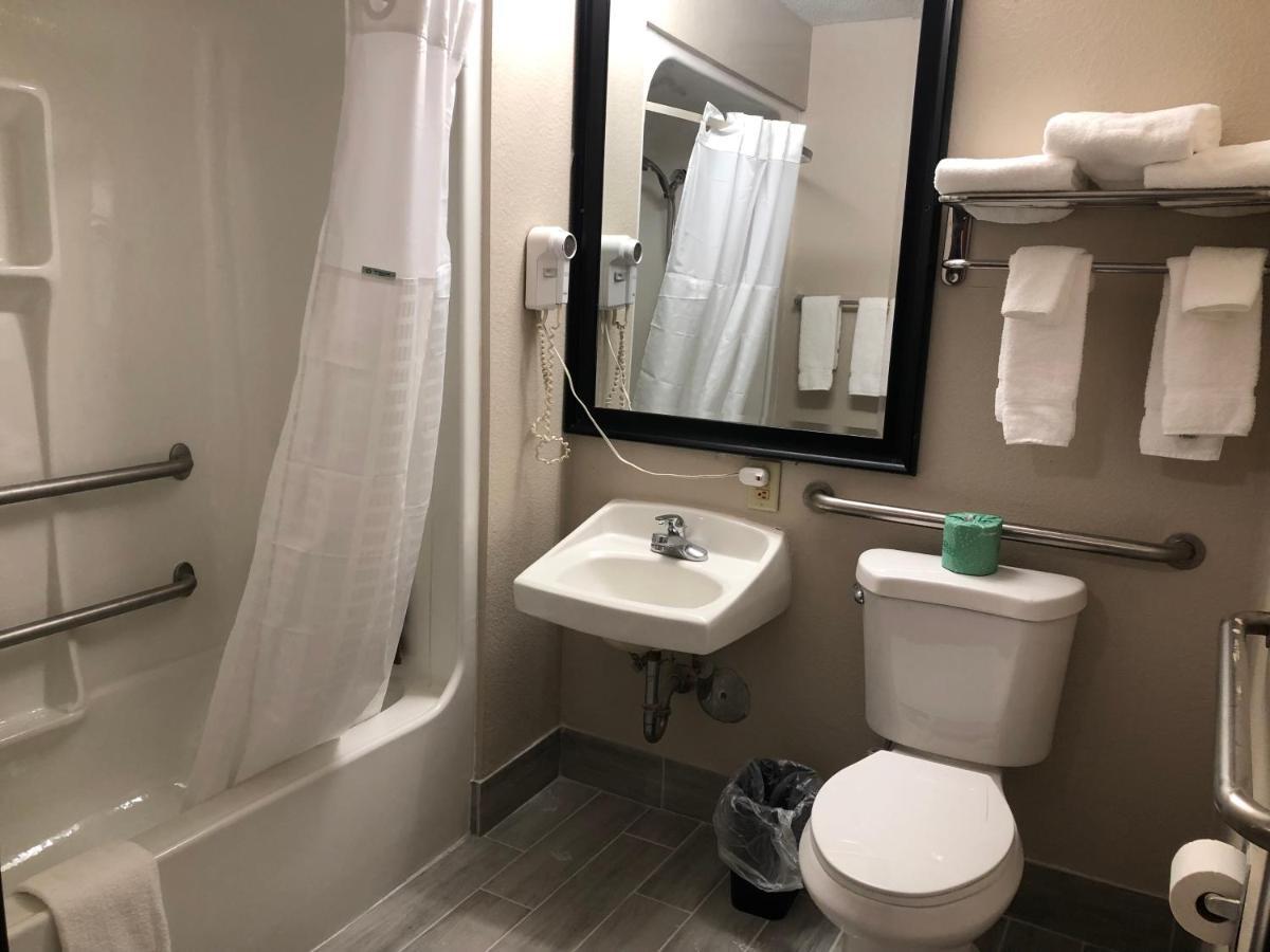 Baymont By Wyndham Joliet Hotel Bagian luar foto
