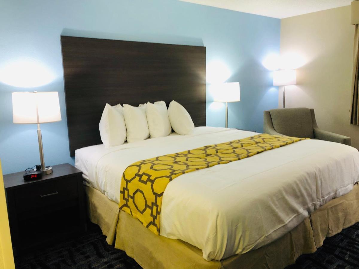 Baymont By Wyndham Joliet Hotel Bagian luar foto
