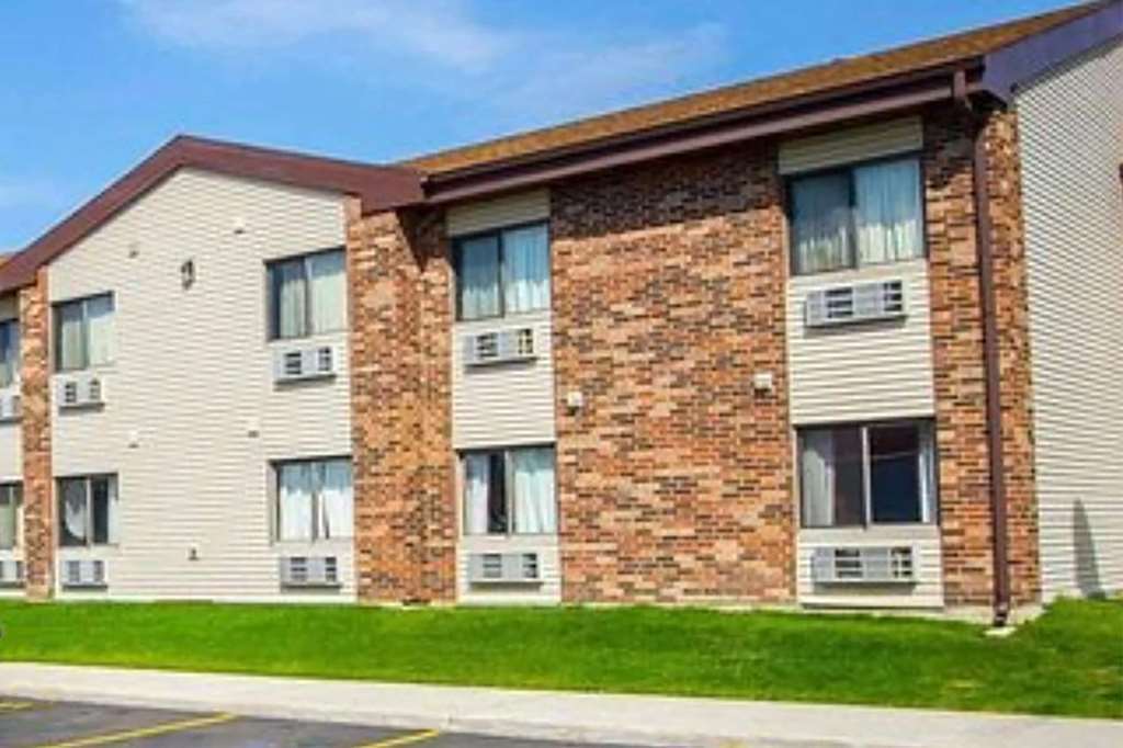Baymont By Wyndham Joliet Hotel Bagian luar foto